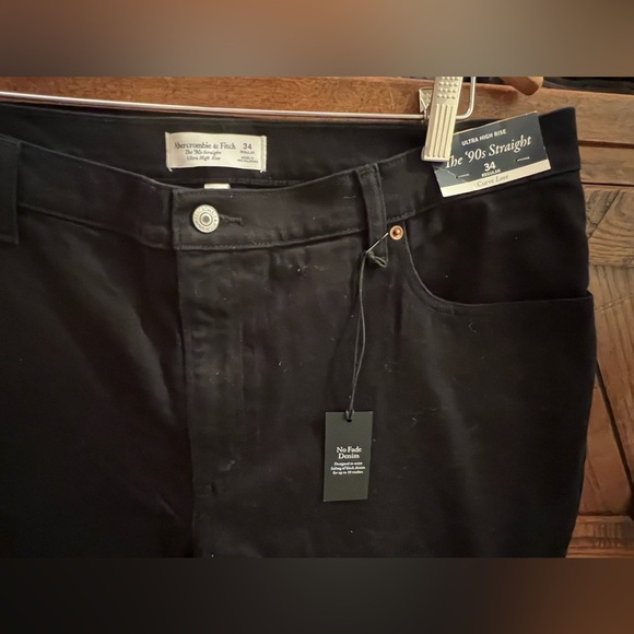 NWT Abercrombie & Fitch Curve Love Ultra High Rise 90s Straight Jean Sz 34 Black - Picture 4 of 14